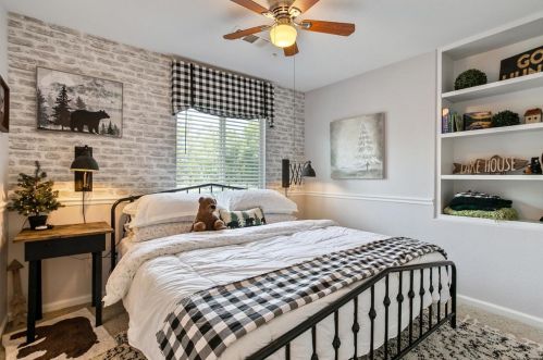 242 Meandering Ln, Turlock CA  95382-7354 exterior
