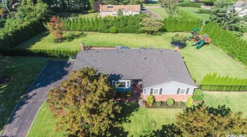 30 Louis Dr, Huntington Station NY  11747-1911 exterior