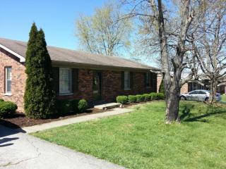 210 Lakeview Dr, Lawrenceburg, KY 40342-1437