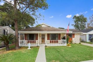 152 Blanche Dr, Westwego, LA 70094-2810