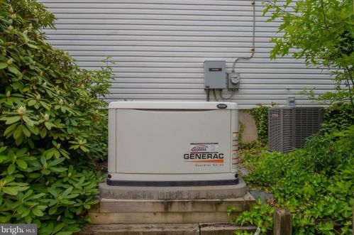 159 Windsor Ave, Southampton PA  18966-3333 exterior