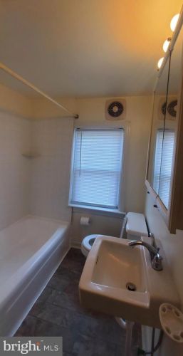 263 Maple Ave, Harleysville PA  19438-1742 exterior