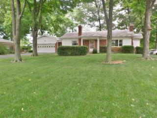 9786 Manhattan Dr, Cincinnati, OH 45251-2237