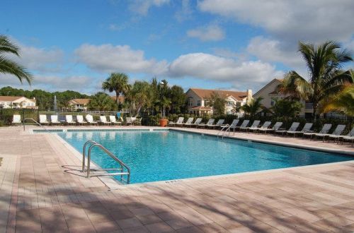 2498 57th Cir, Vero Beach FL 32966-4650 exterior