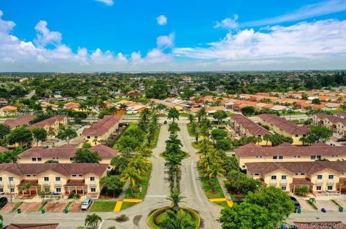 18137 74th Ct, Hialeah, FL 33015-8456