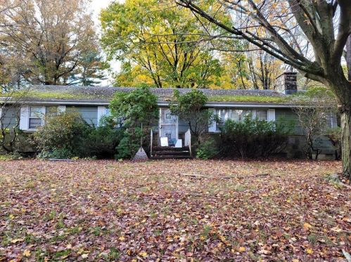4453 Madison Ave, Bridgeport, CT 06611-2126
