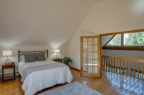 39 Hill Rd, Brookline NH  03033-2111 exterior