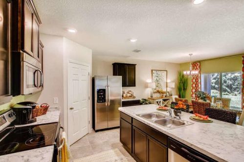 2146 Broward Ter, Fort Pierce, FL 34952-6909