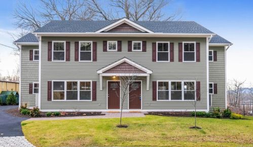 39 Old Albany Post Rd, Crotonville, NY 10562-1926