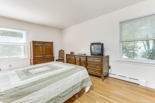 122 Spook Rock Rd, Airmont NY  10901-3008 exterior