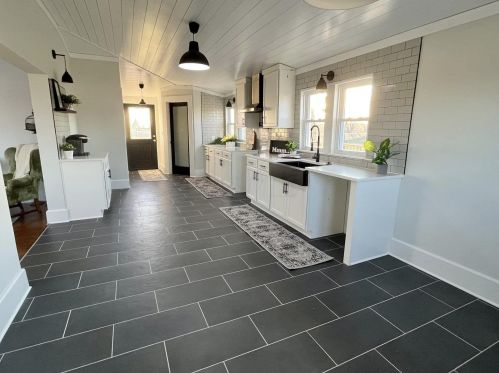 7181 Granville Rd, Mount Vernon OH  43050-9413 exterior