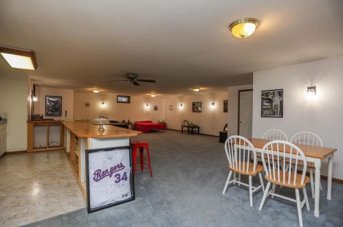 6850 Castlewood Dr, Carroll OH  43112-9786 exterior