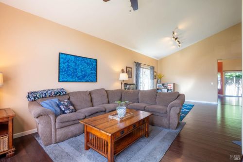 2127 Bock St, Santa Rosa, CA 95403-7615