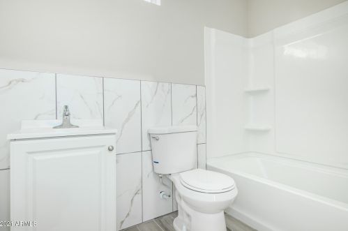 5006 35th Dr, Phoenix AZ  85041-2622 exterior