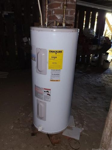 13 Grn St, Waterbury CT  06708-3538 exterior