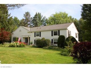 2240 Danbury Ln, Hudson, OH 44236-1413