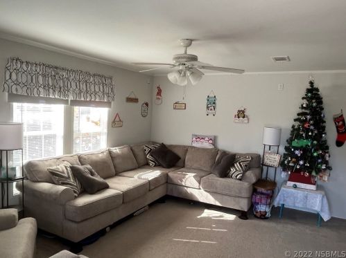 5266 Pineland Ave, Daytona Beach FL  32127-8218 exterior