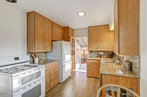 2919 El Caminito, Glendale CA  91214-2006 exterior