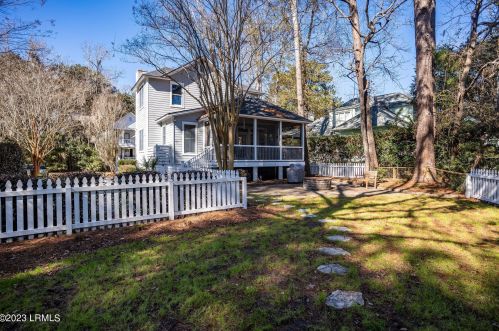 88 Bostick Cir, Beaufort SC  29902-5731 exterior