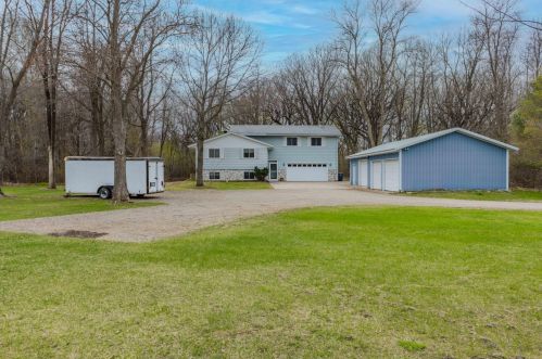 6127 252nd St, Columbus, MN 55092