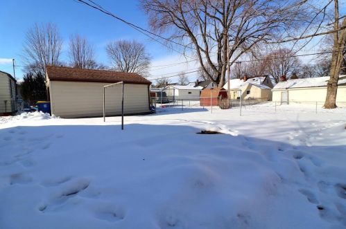 1240 Marian Ln, Green Bay WI  54304-2338 exterior