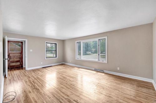 1028 Gross Ave, Green Bay, WI 54304-2554