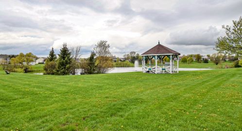 618 Park Dr, Waterford WI  53185-2890 exterior