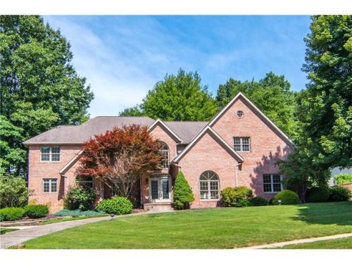 3096 Preakness Dr, Cuyahoga Falls OH  44224-6217 exterior