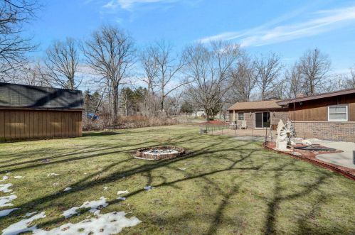 30427 Beachview Ln, Waterford WI 53185-3455 exterior