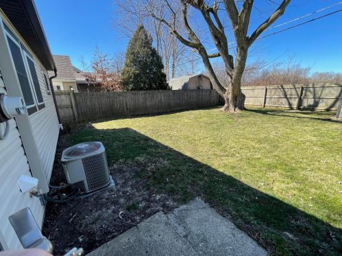 436 Madison Dr, West Jefferson OH  43162-1304 exterior