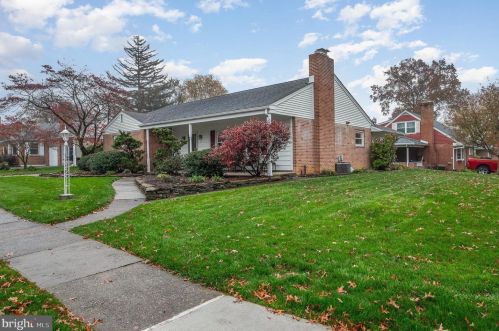 5 Country Club Pl, Camp Hill, PA 17011-2817