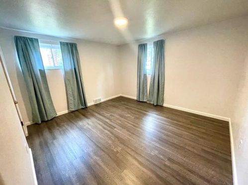 228 Calvert St, Bridgeville PA  15017-1916 exterior