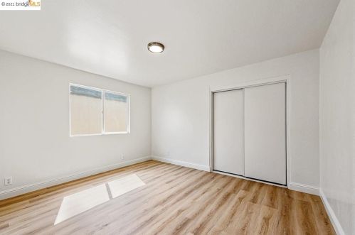 319 Foothill Blvd, Oakland CA  94606-2322 exterior