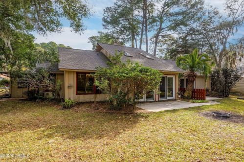 30 Chesterfield Dr, Beaufort SC  29906-9006 exterior