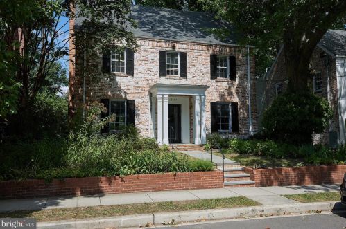 3067 Ordway St, Washington, DC 20008-3255