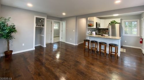 27 Skidmore Trl, Hopatcong NJ  07843-1778 exterior