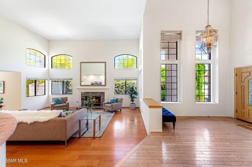 5805 Rainbow Hill Rd, Calabasas CA  91301-4636 exterior