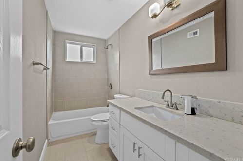 234 68th St, Long Beach CA  90805-1212 exterior