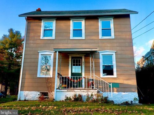 625 Main St, Weatherly, PA 18255-1212