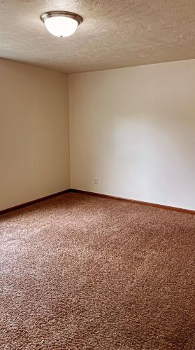 3713 Windslow Dr, Valpo IN  46383-7144 exterior