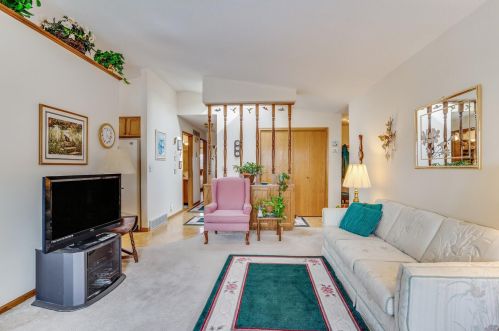 3465 Woodbridge Ct, La Crosse, WI 54601-7285
