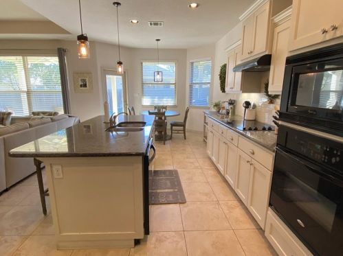 702 Algerita Dr, Georgetown TX  78628-2505 exterior