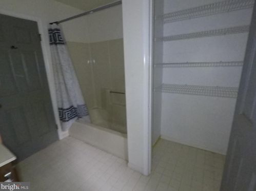 2 Presidential Dr, Berlin Boro NJ  08009-1358 exterior