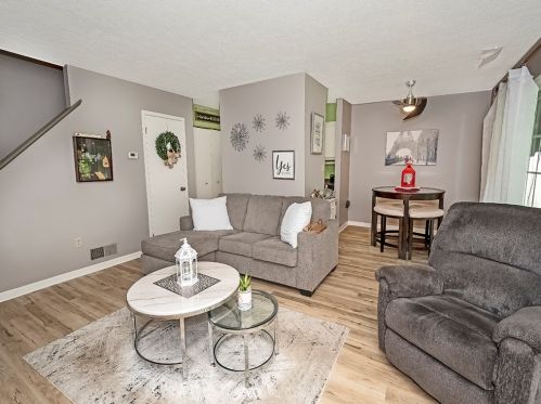 305 Canterbury Ct, Oakmont PA  15139-1177 exterior