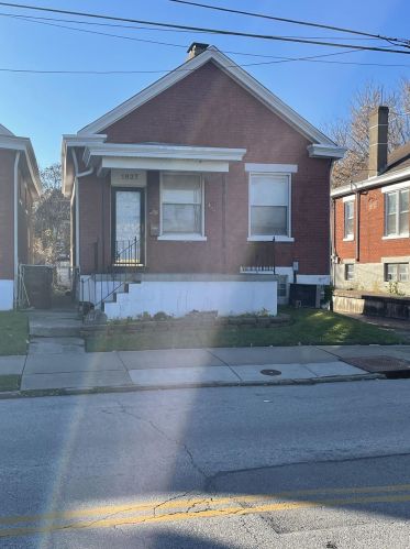 1827 Russell St, Covington, KY 41014-1129