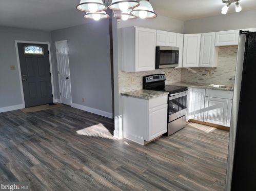 52 Memorial Dr, New Castle DE  19720-1334 exterior