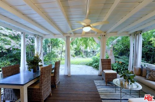 5528 Buffalo Ave, Van Nuys CA 91401-5226 exterior