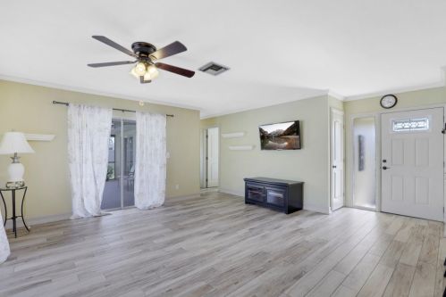 155 Tahiti Rd, Marco Island, FL 34145-3945