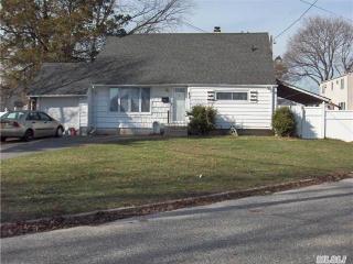 466 Madison Ave, Pine Air NY  11717-1431 exterior