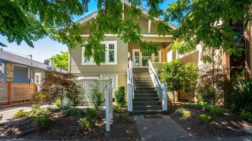 843 2nd St, Santa Rosa, CA 95404-4609